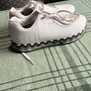 NOBULL Men’s size 12 Cream Sneakers